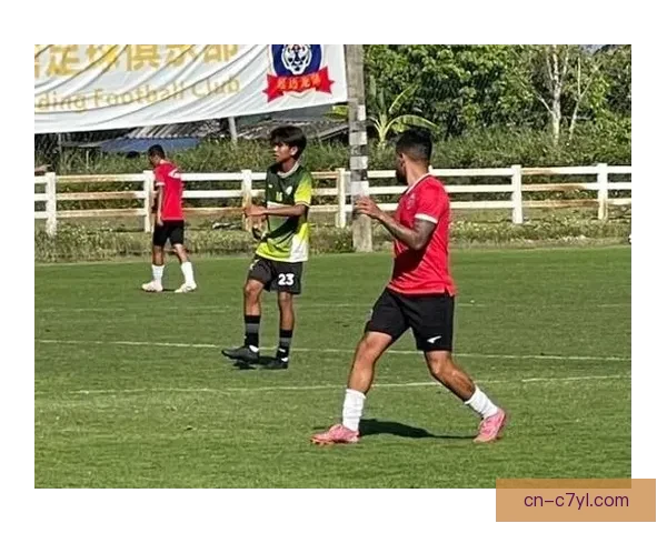 福布斯乔瓦尼双响助龙鼎狂胜赛 福布斯乔瓦尼双响助龙鼎狂胜赛